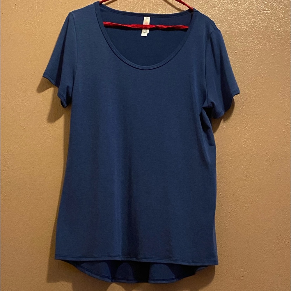 Lularoe Classic T, size Medium.